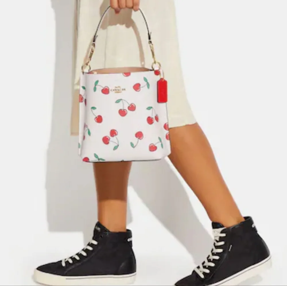 NWT Coach Mollie Bucket 22 Satchel w cherries - Picture 2 of 5